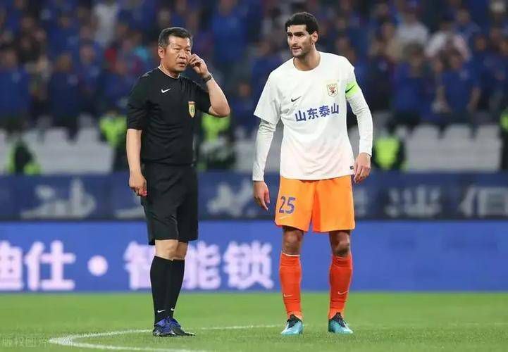 英超-利物浦2-0谢菲联 范迪克索博破门阿诺德助攻北京时间12月7日凌晨3:30，2023-24赛季英超联赛第15轮，利物浦客战谢菲尔德联队。